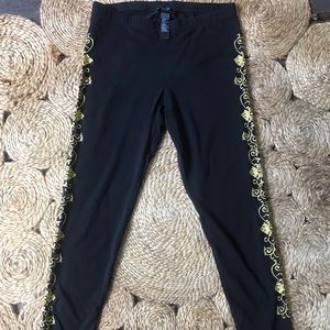 ✰ Forever 21 Embroidered Leggings ✰